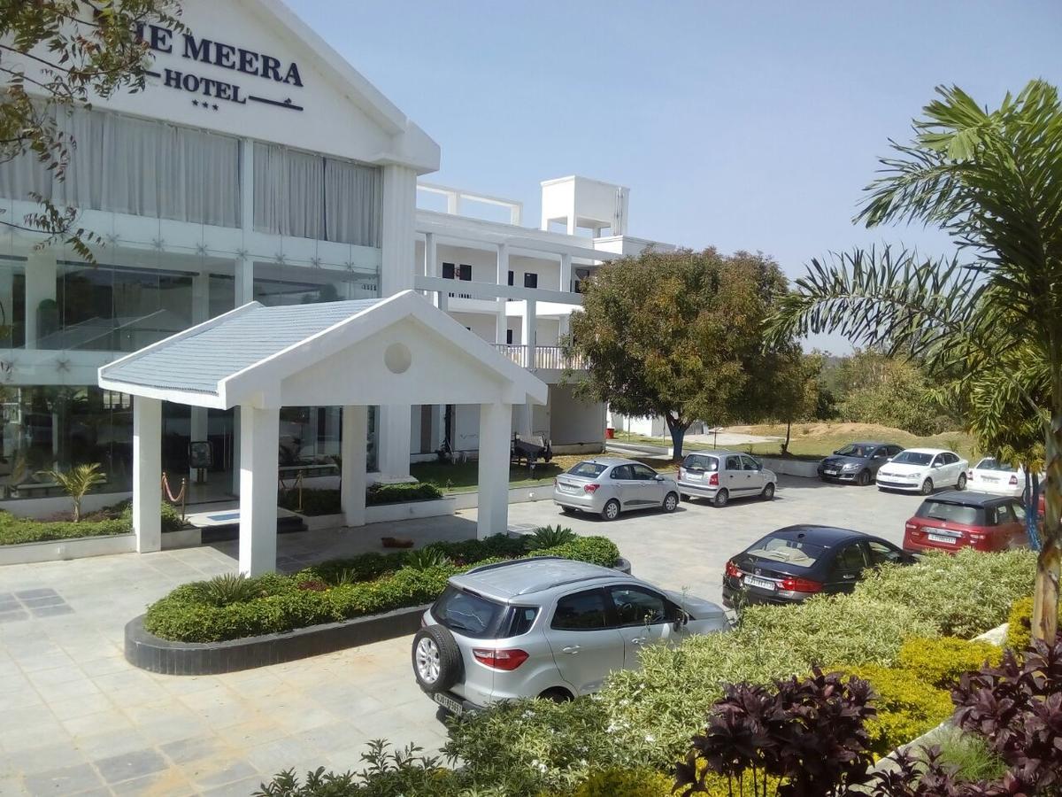 Derol The Meera Hotel מראה חיצוני תמונה
