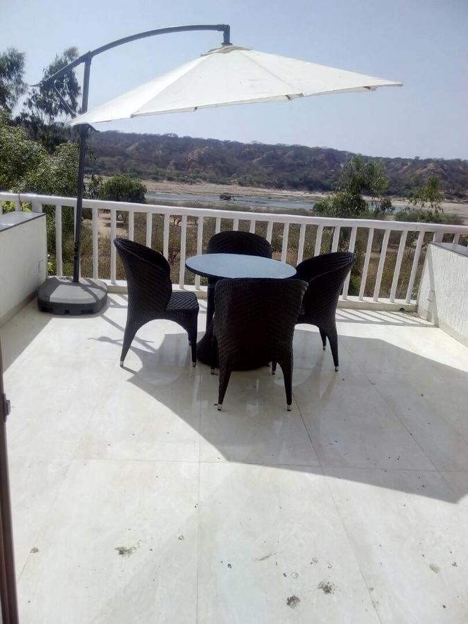 Derol The Meera Hotel מראה חיצוני תמונה