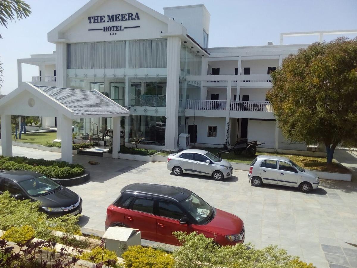 Derol The Meera Hotel מראה חיצוני תמונה